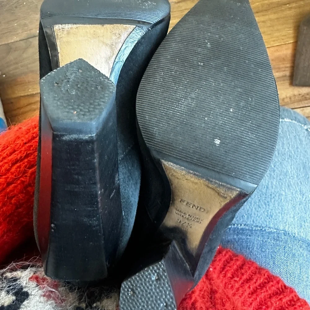 FENDI pointy toe black leather heeled winter boots - Picture 8 of 8